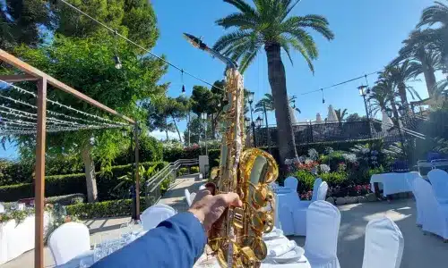 saxophone-player-for-weddings