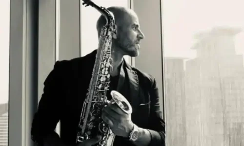 dubai-saxophonist